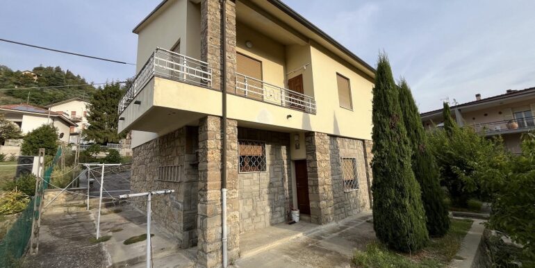 MODIGLIANA – Via Aldo Spallicci – Villa indipendente anni ’60 con giardino e garage