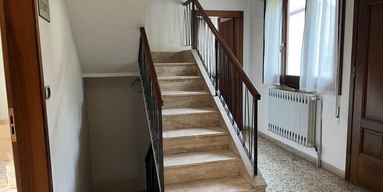 MODIGLIANA – Via Aldo Spallicci – Villa indipendente anni ’60 con giardino e garage