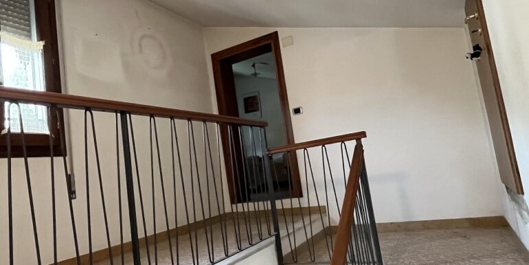 MODIGLIANA – Via Aldo Spallicci – Villa indipendente anni ’60 con giardino e garage