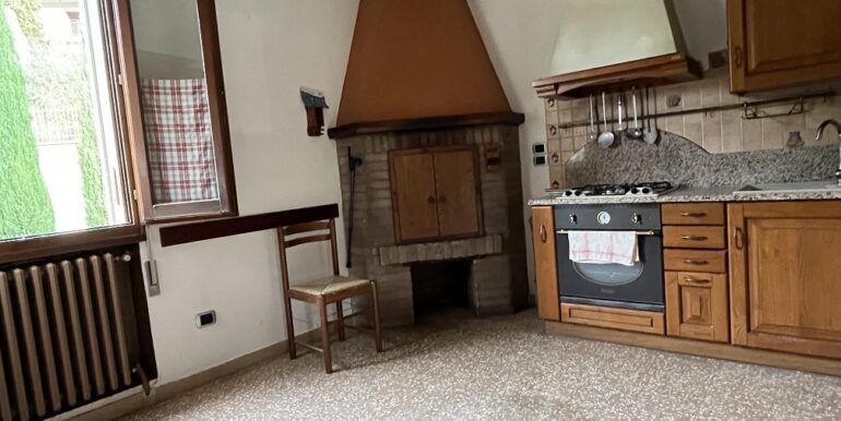 MODIGLIANA – Via Aldo Spallicci – Villa indipendente anni ’60 con giardino e garage