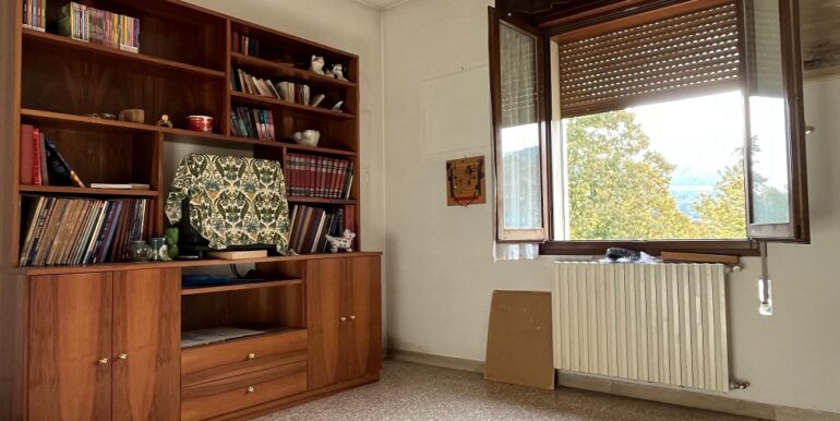 MODIGLIANA – Via Aldo Spallicci – Villa indipendente anni ’60 con giardino e garage
