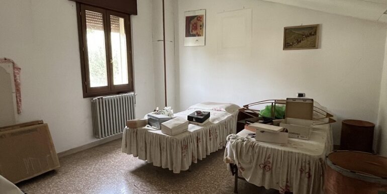 MODIGLIANA – Via Aldo Spallicci – Villa indipendente anni ’60 con giardino e garage